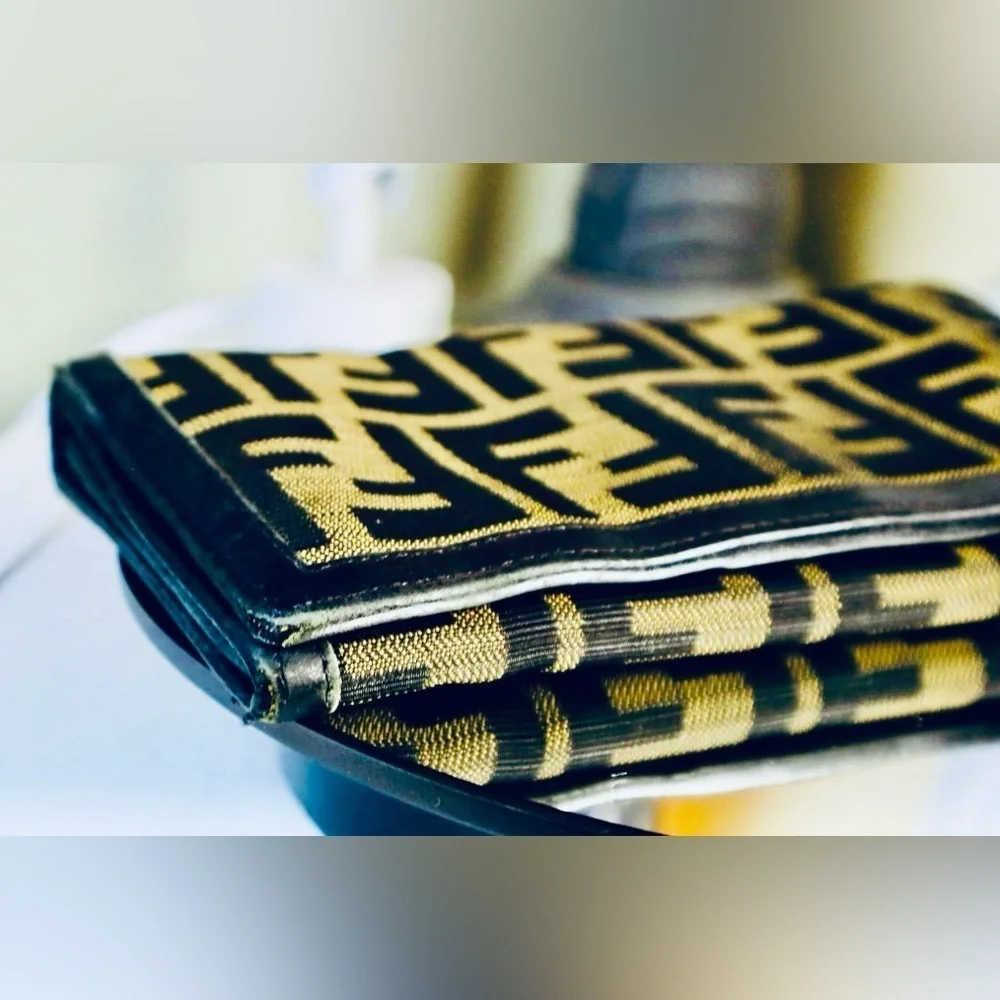 Authentic VTG Fendi Wallet Iconic FF Zucca Print